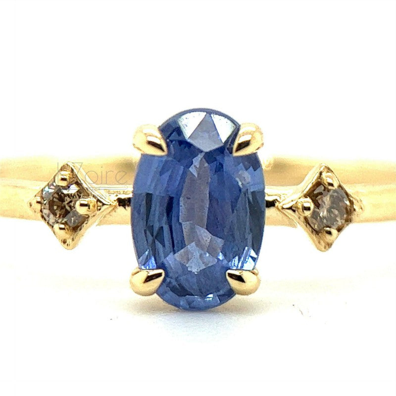 Solitaire oval sapphire ring with diamonds accents | KZ-6001