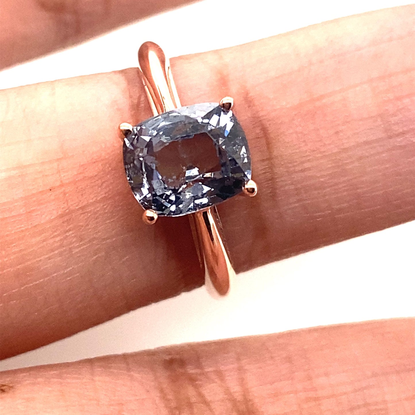 Solitaire Spinel 9K Rose Gold Ring