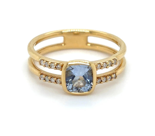 Cushion cut 18k sapphire with diamond split ring | KZ-6004